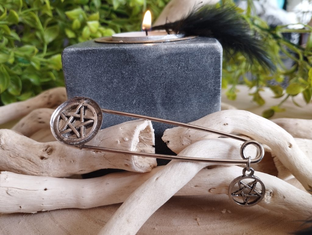 Witchy pin